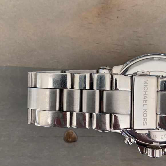 Michael Kors Watch - Picture 3 of 7